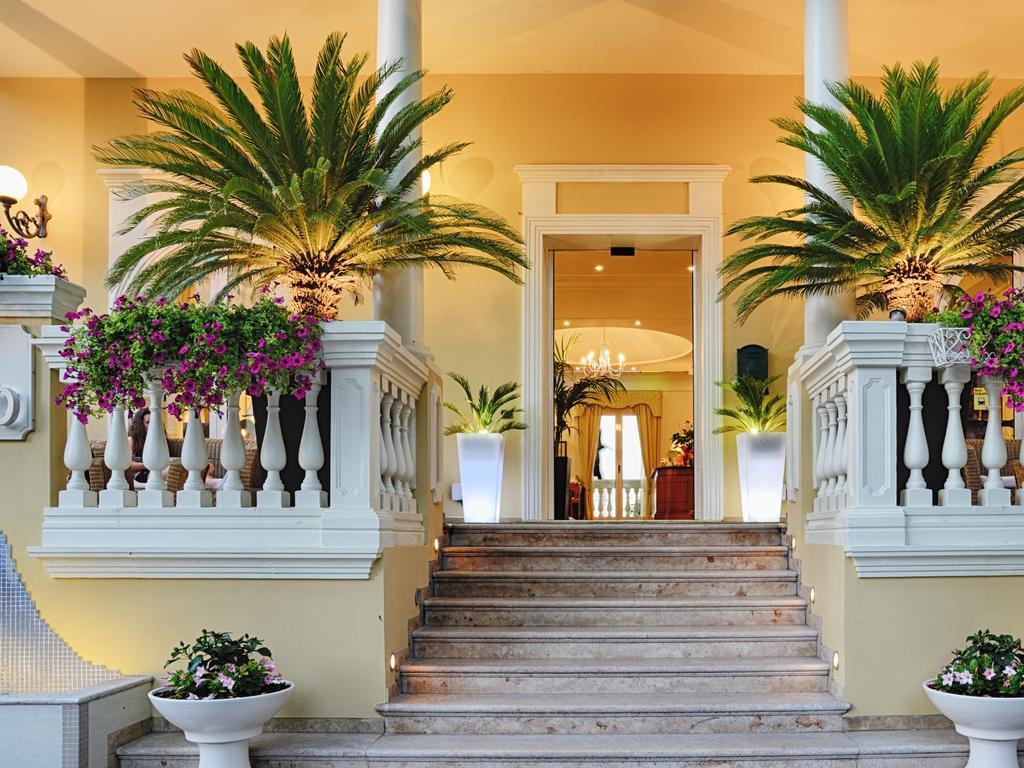 Novecento Suite Hotel Riccione Exterior foto