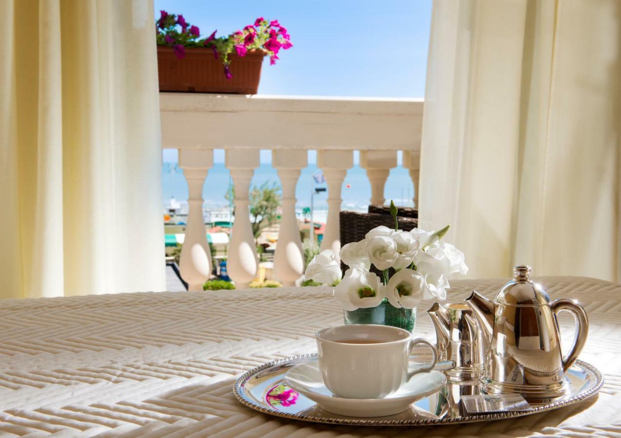 Novecento Suite Hotel Riccione Exterior foto